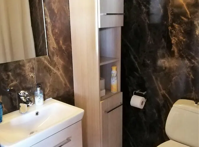 Lovheim - Anneks Bed & Breakfast 3*